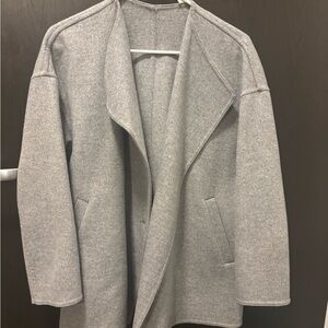 Uniqlo Women's Light Gray Open Front Cape
